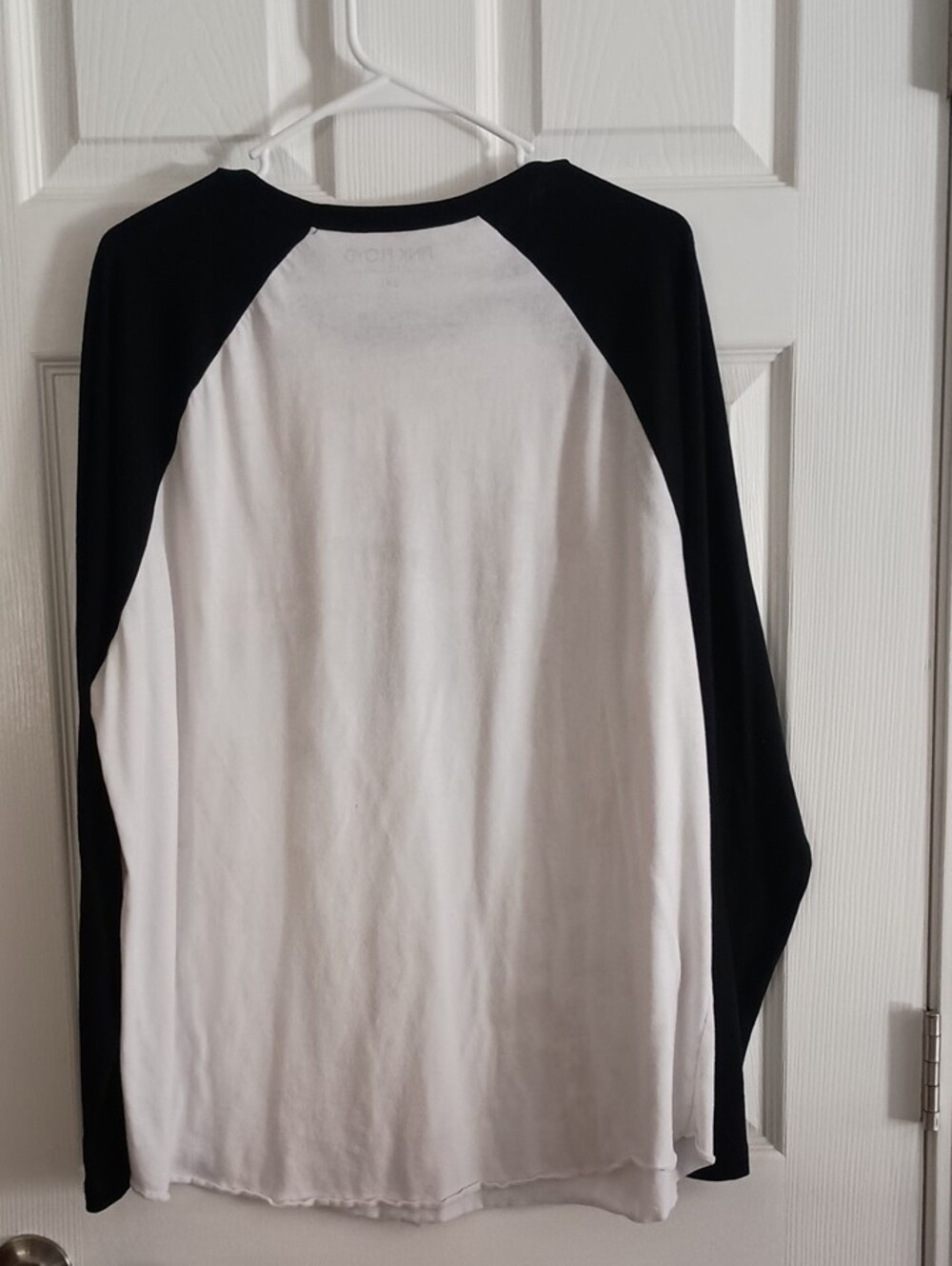 Official Pink Floyd Black & White Raglan Shirt with Moon Prism Graphic 2X (b225) - Picture 3 of 3